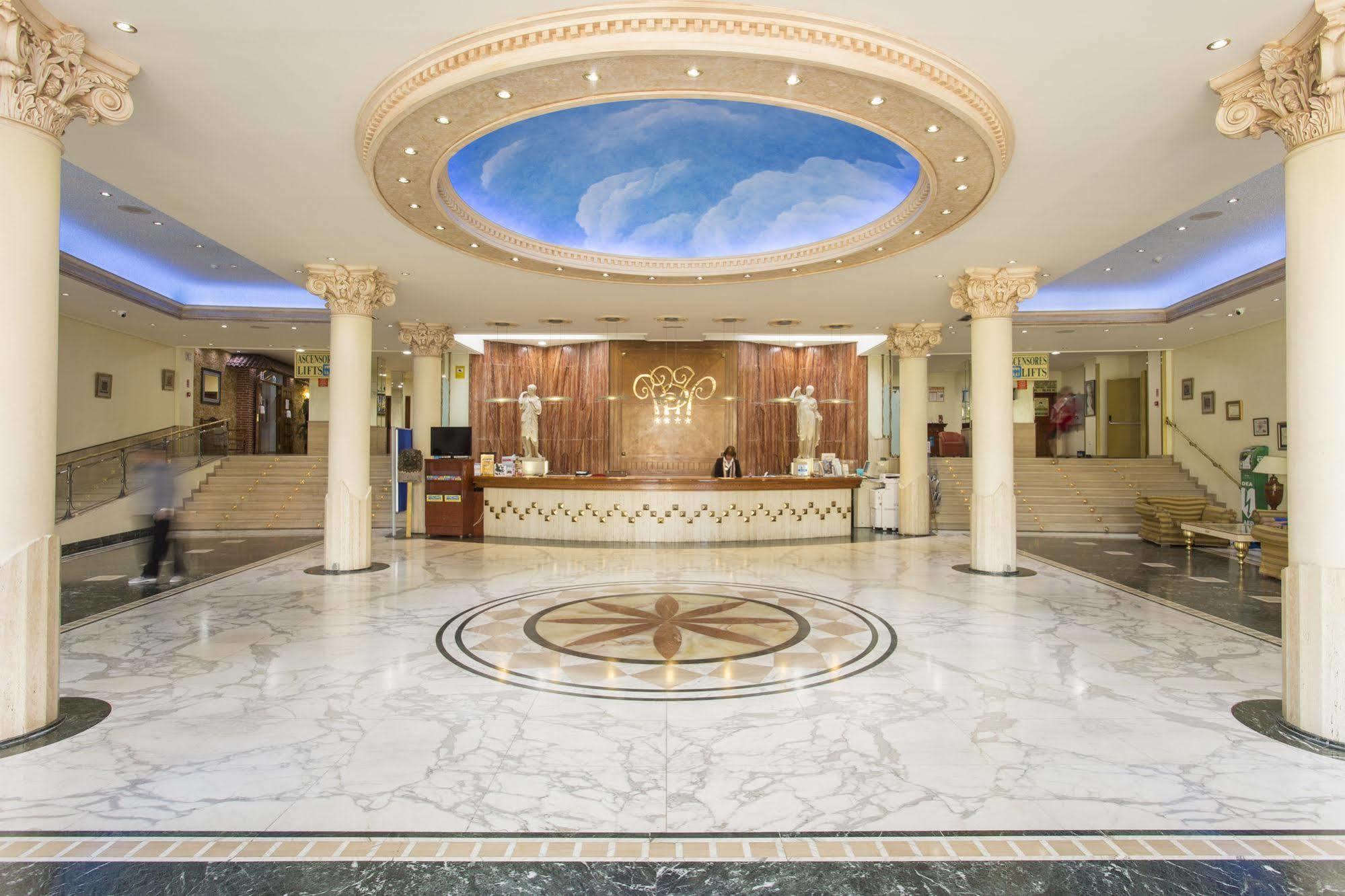 Hotel Benidorm East By Pierre & Vacances Экстерьер фото